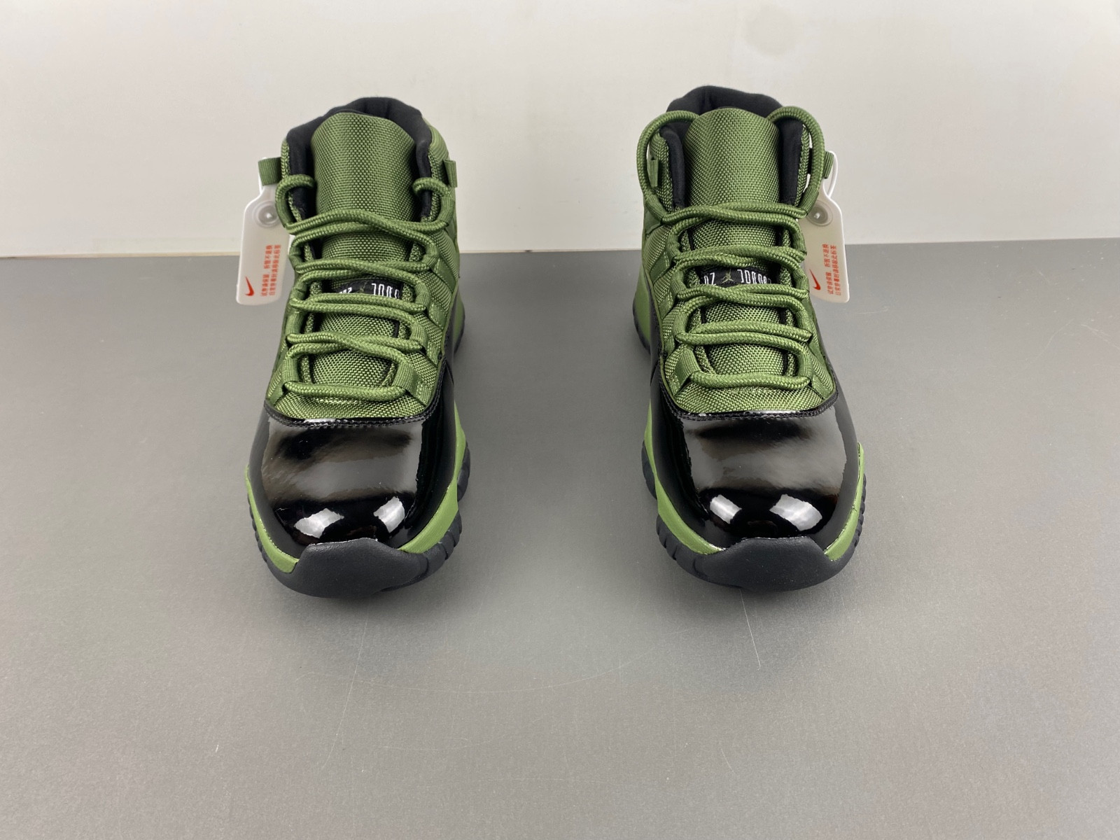 AIR JORDAN 11