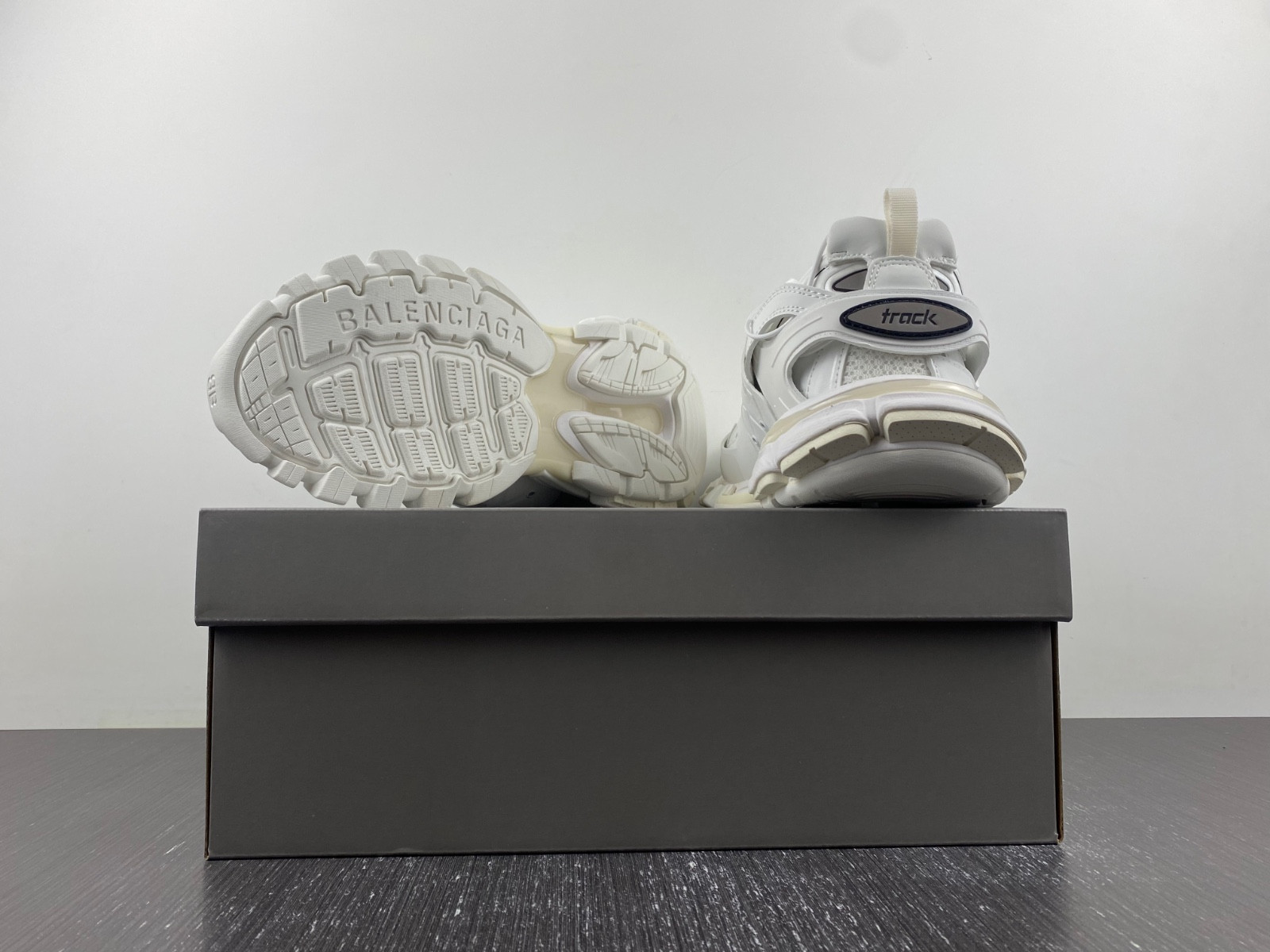 bc track sneaker