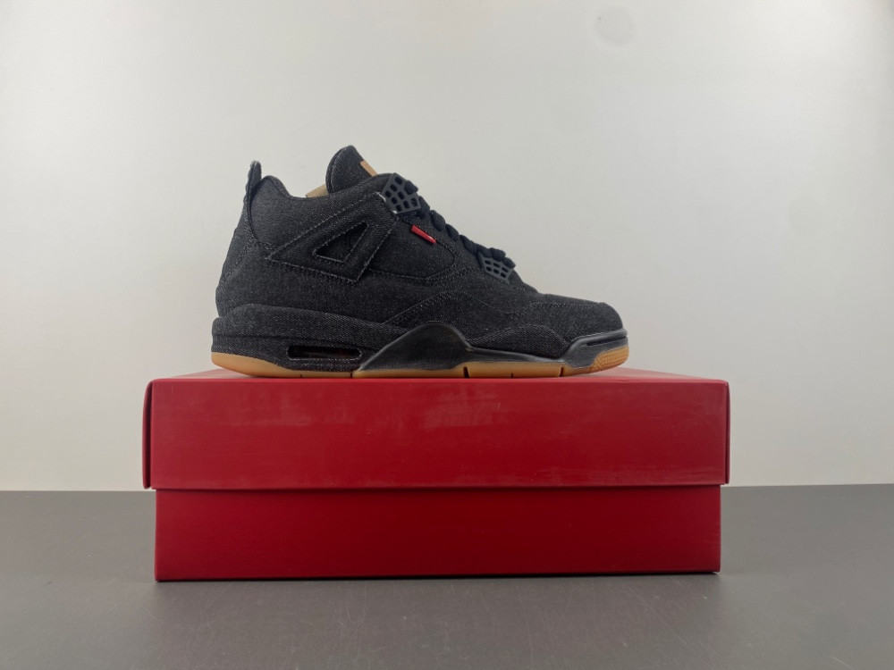 Levis x Air Jordan 4 “Taupe Haze”A02571-001