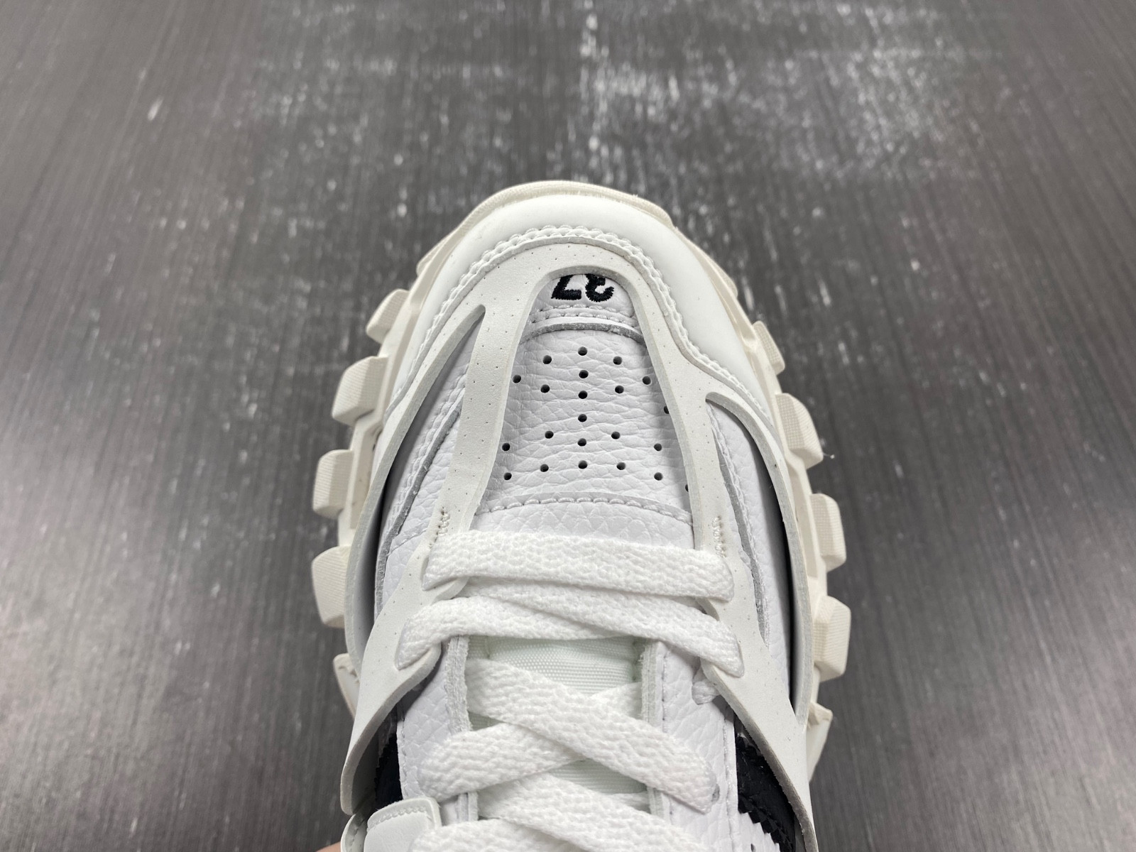 bc track sneaker