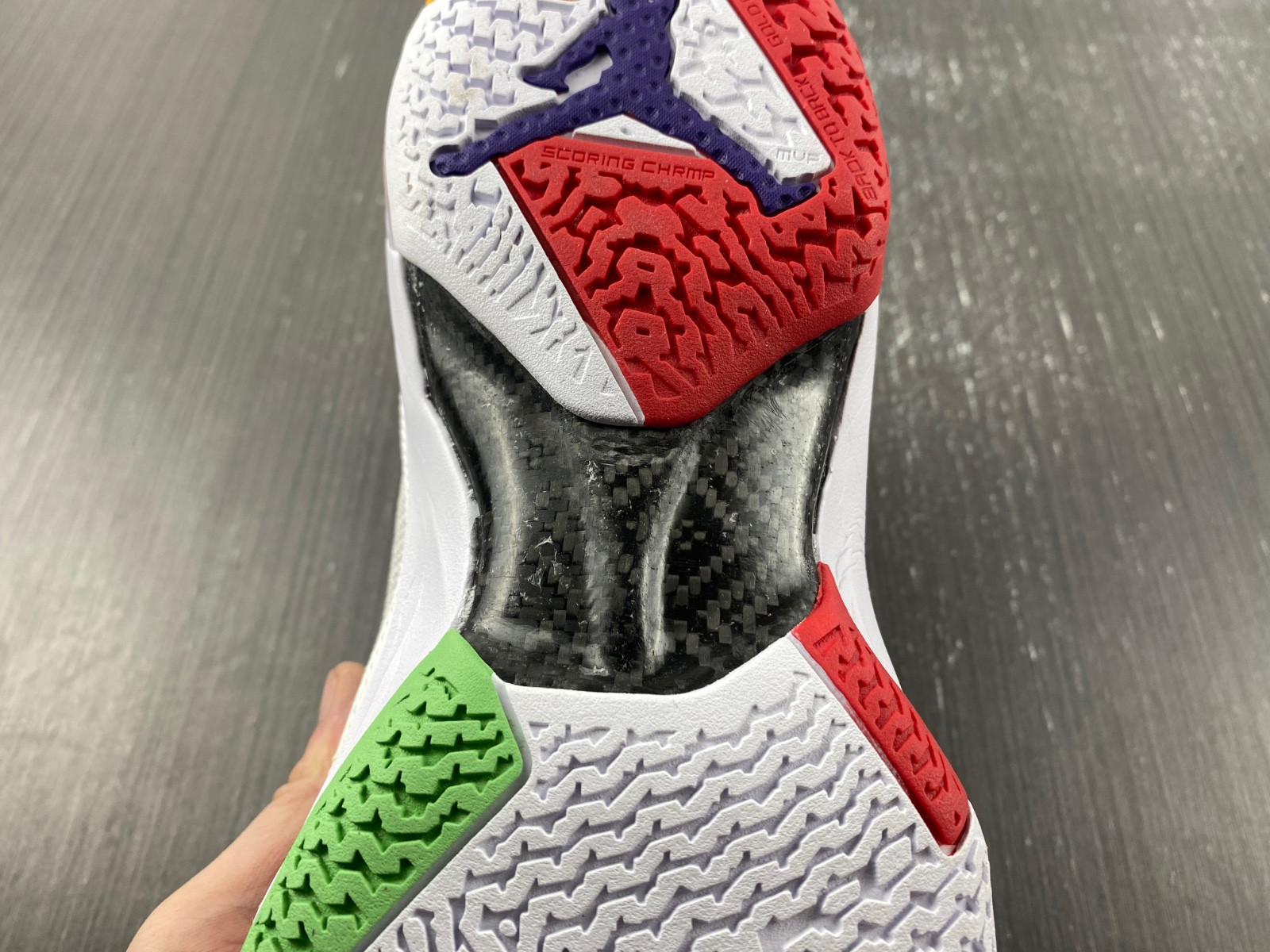 air jordan 37 hare dd6958-160
