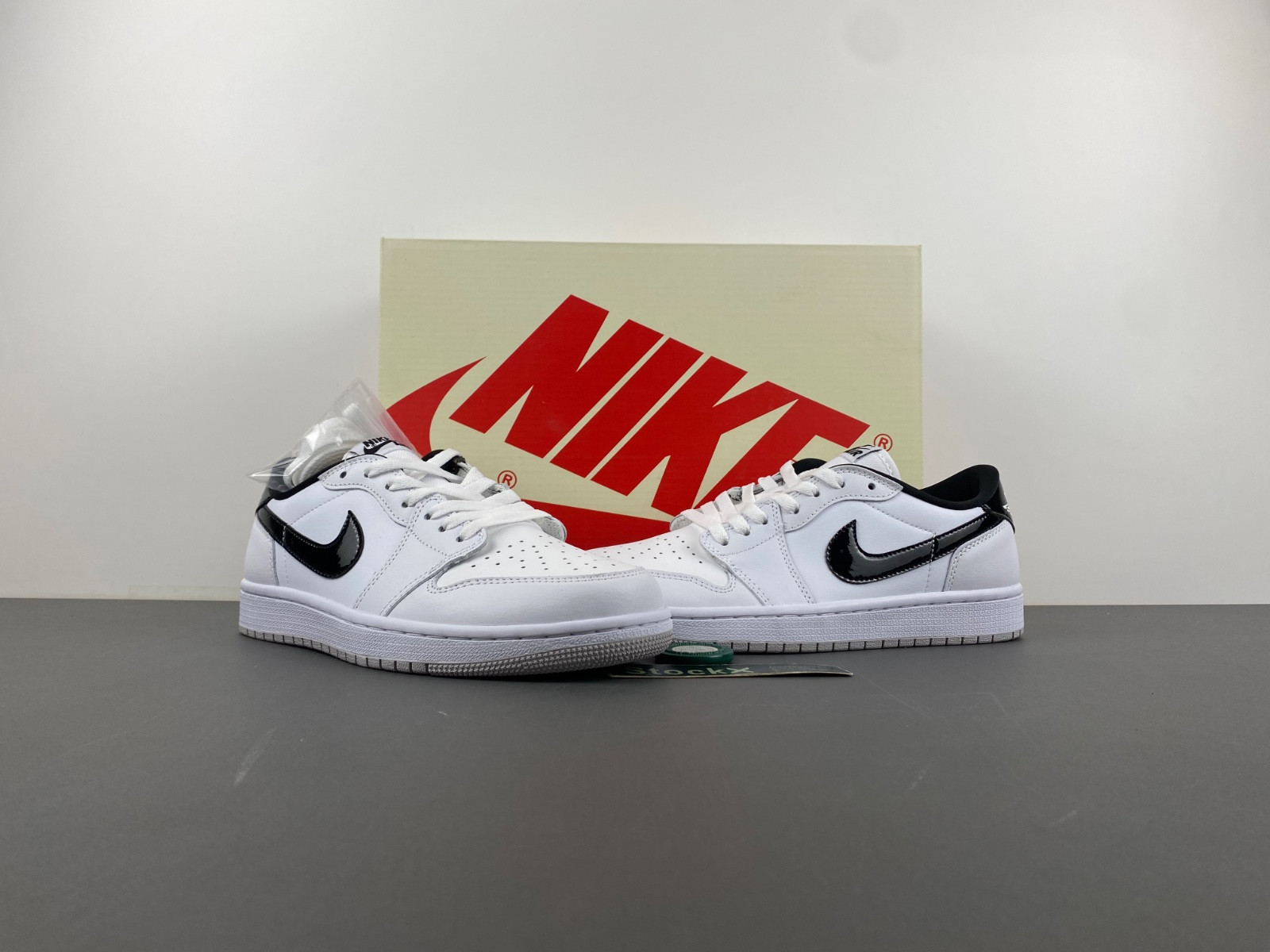 Air Jordan 1 Low 