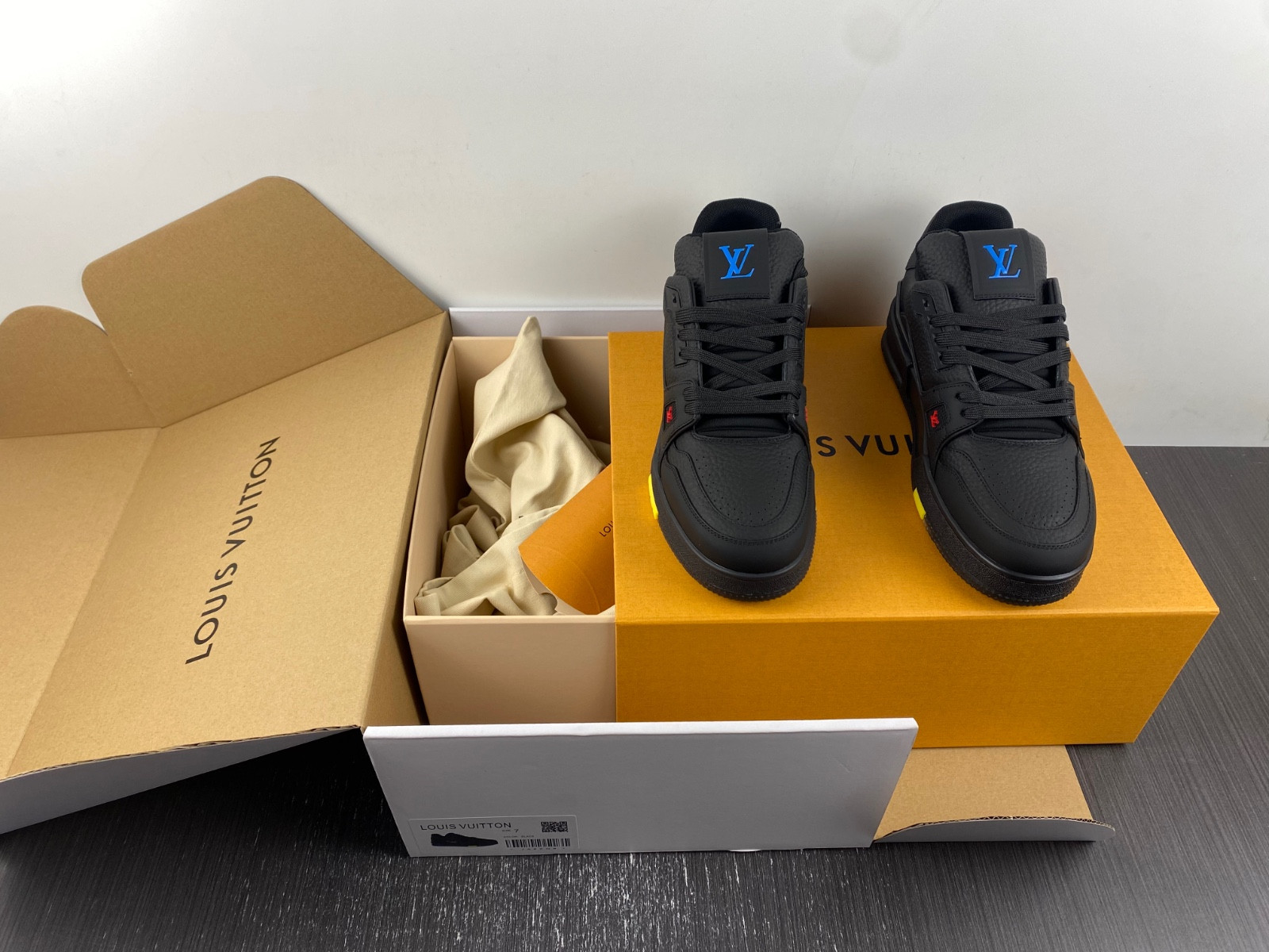 lvt sneakers