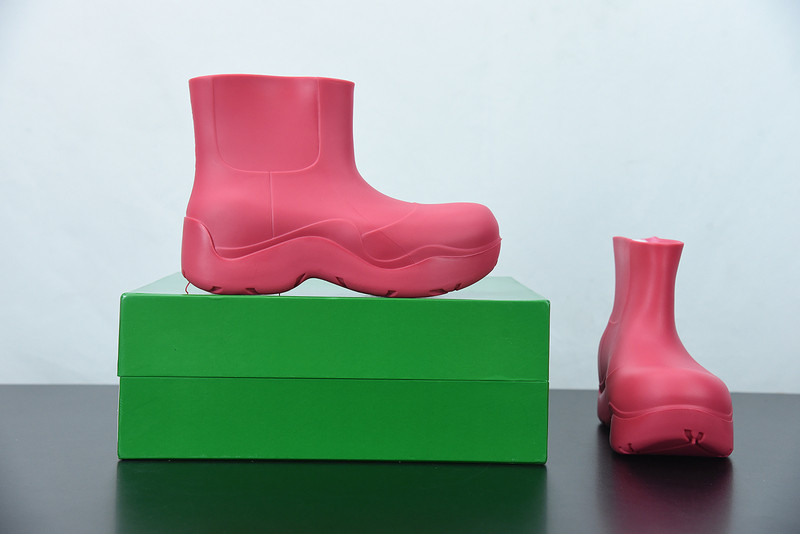 Bo*te*ga ve*ne*ta sneaker