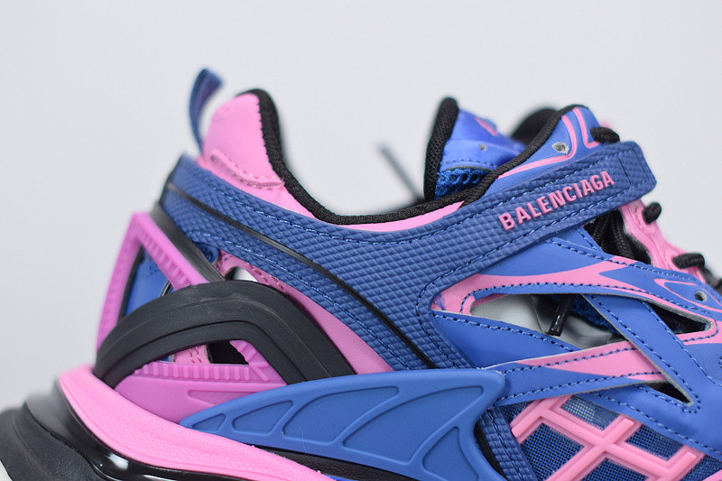 bc track sneaker