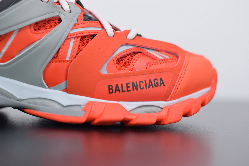 bc track sneaker