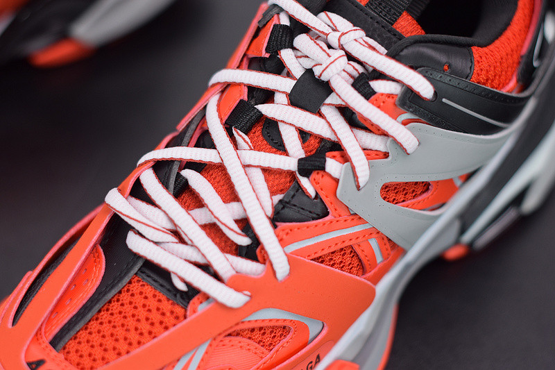 bc track sneaker