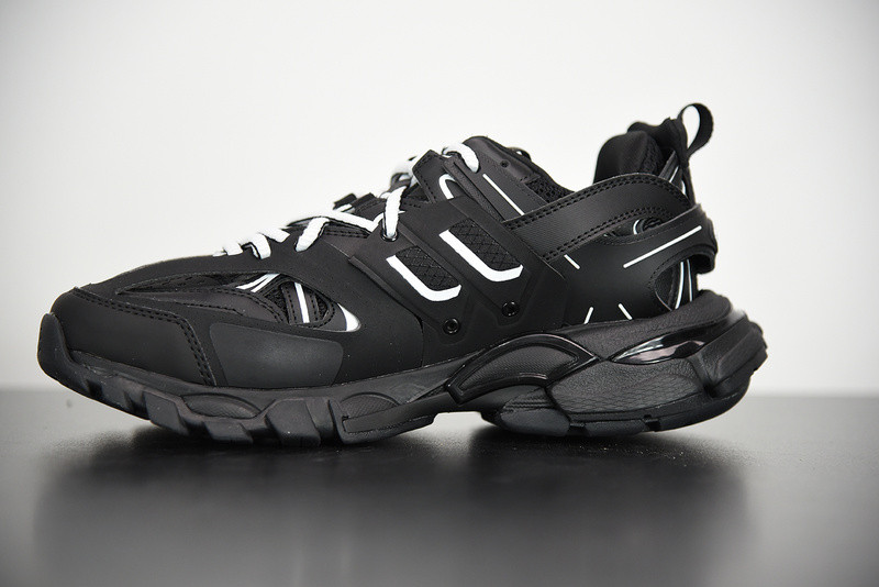 bc track sneaker