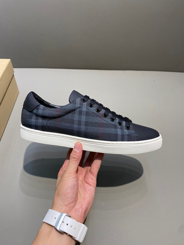 B**rry sneaker