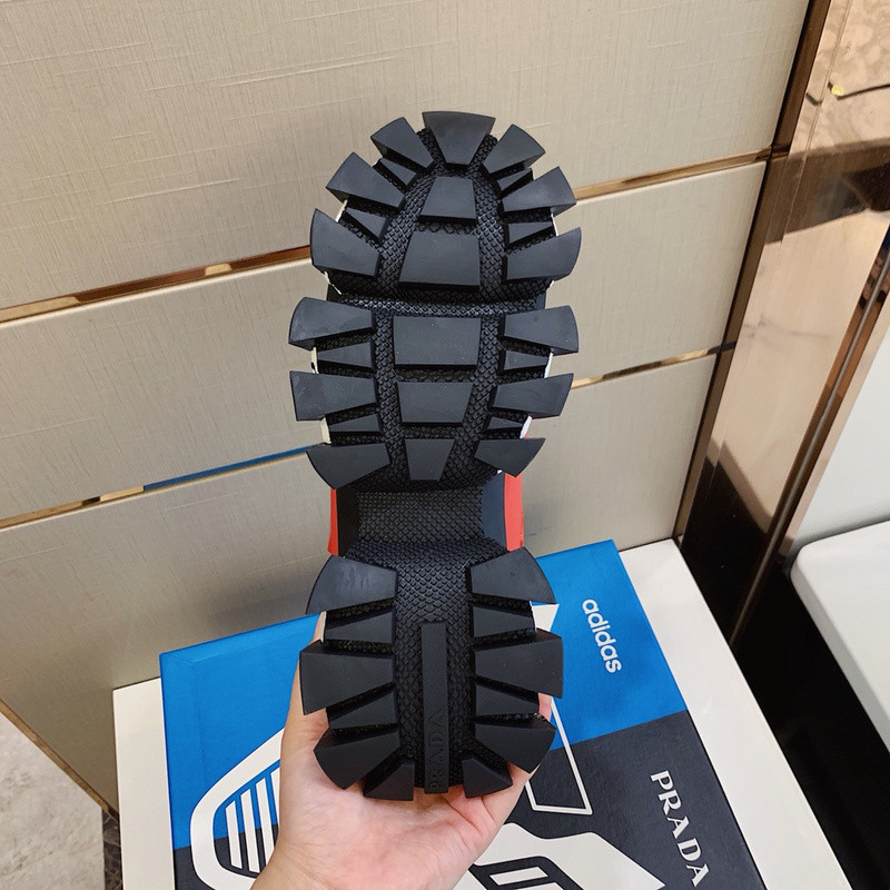 pr sneaker