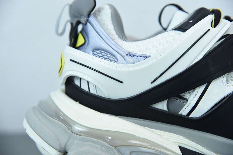 bc track sneaker