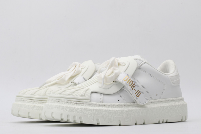 dio* sneaker