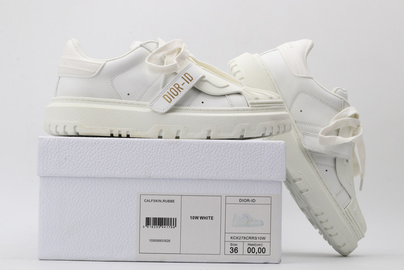 dio* sneaker
