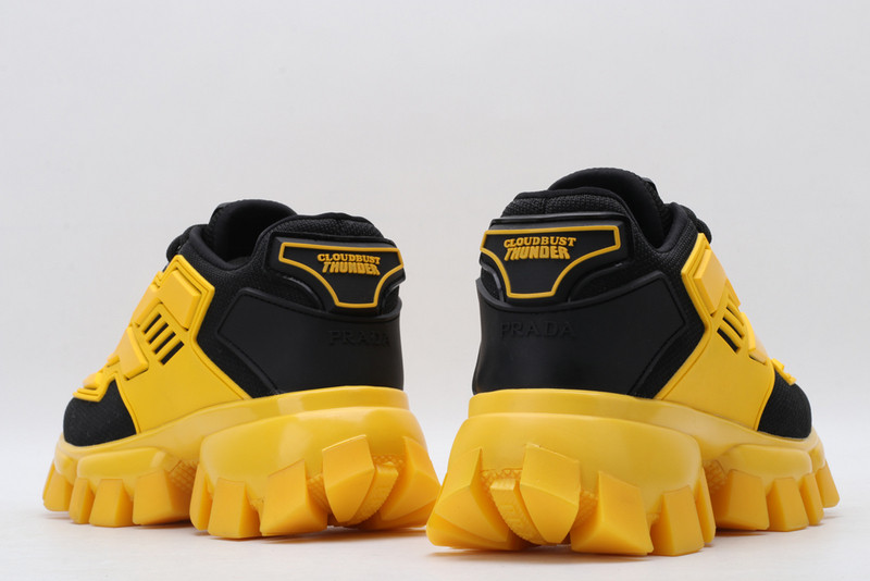 pr sneaker
