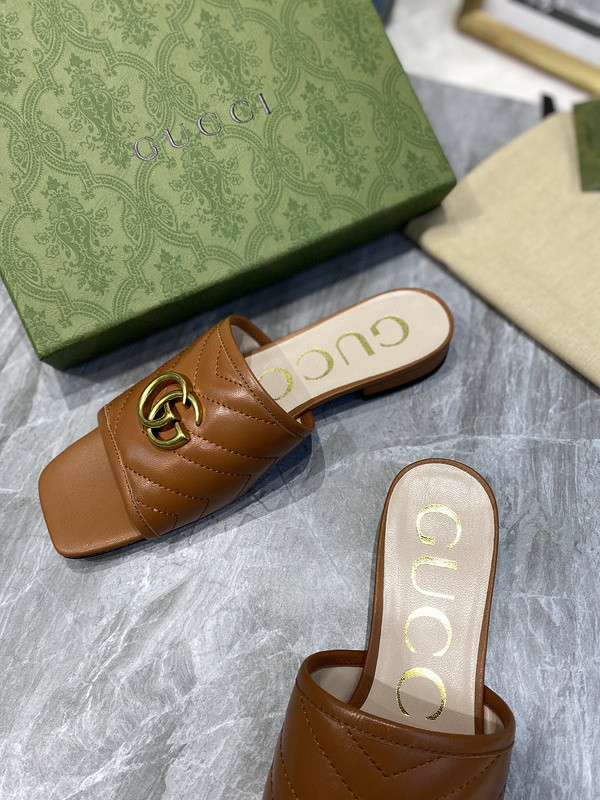g*u*i sandals