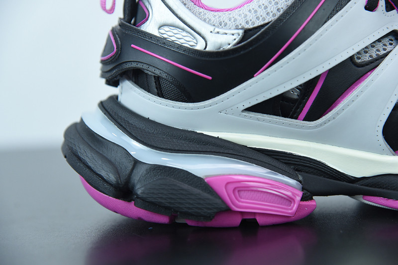 bc track sneaker