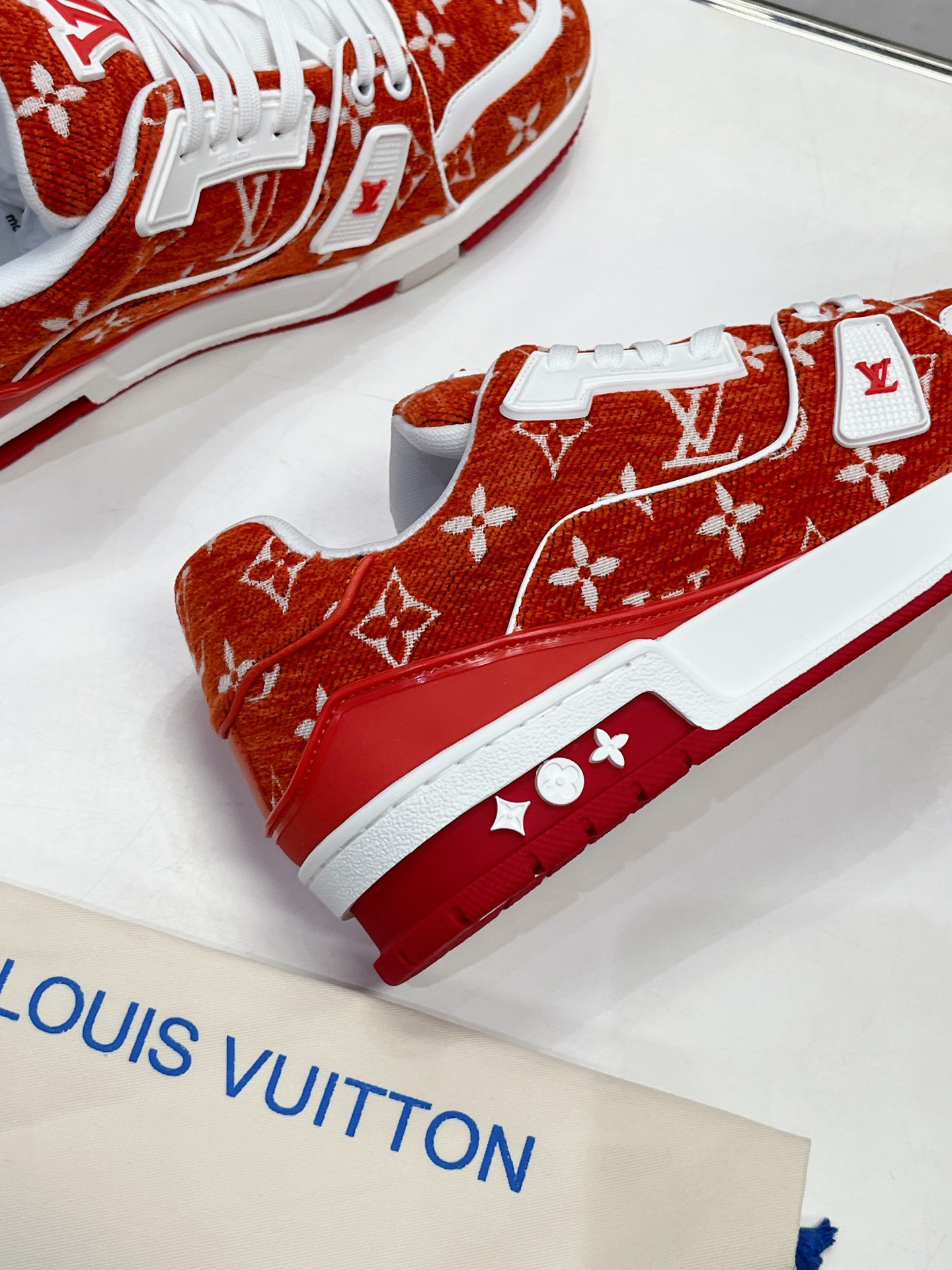 LVT SNEAKERS