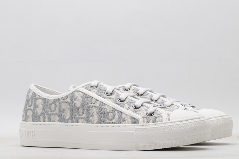 dio* x converse sneaker