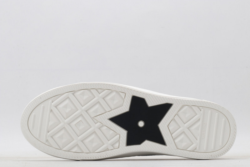 dio* x converse sneaker