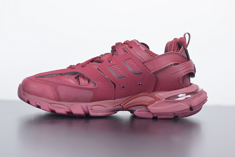 bc track sneaker