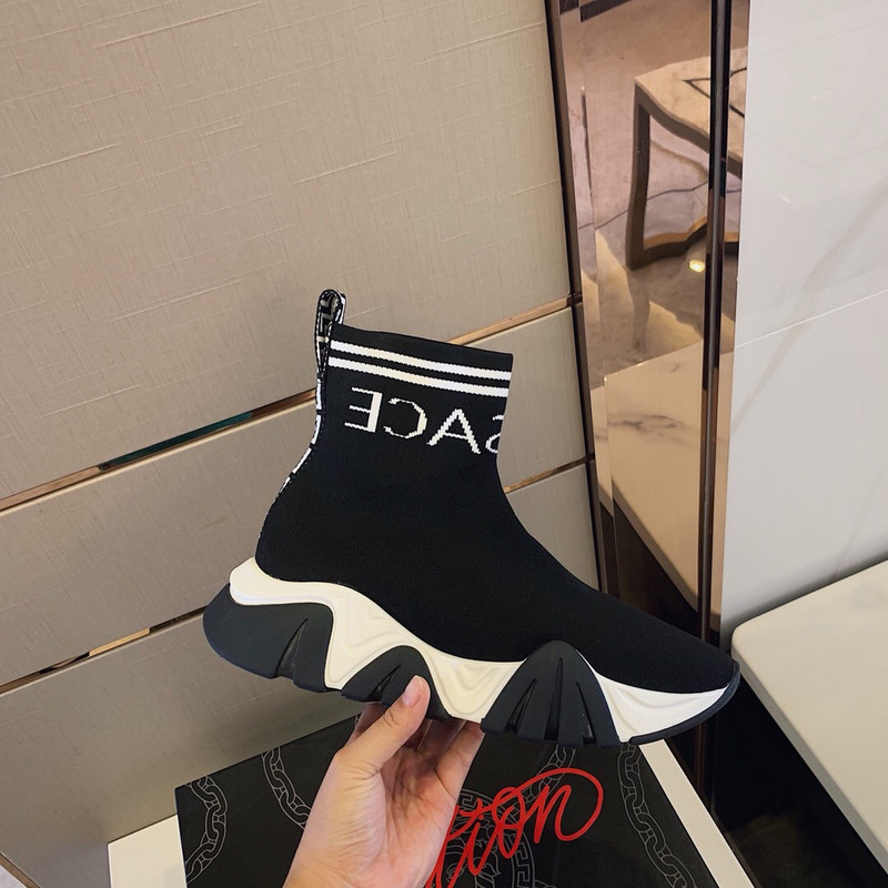 vs sneakers
