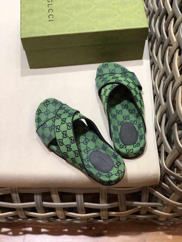 g*u*i sandals