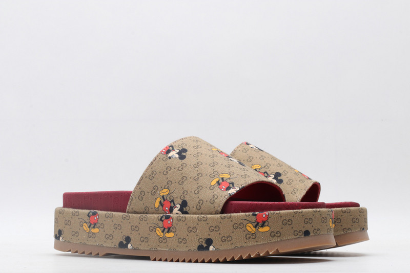 g*u*i sandals