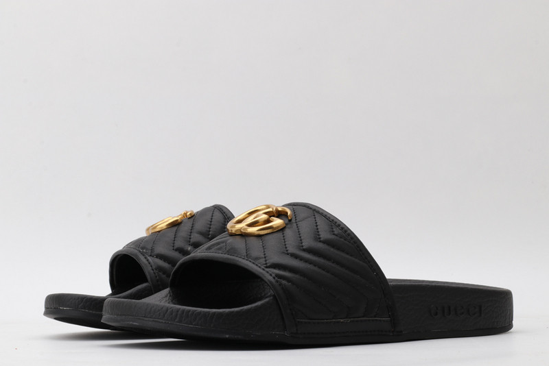 g*u*i sandals