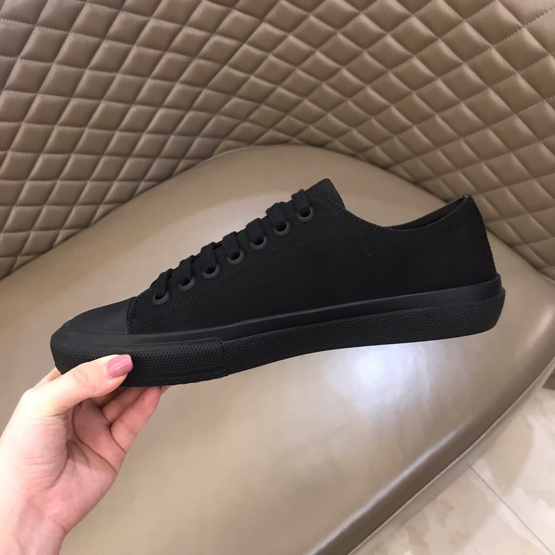 B**rry sneaker