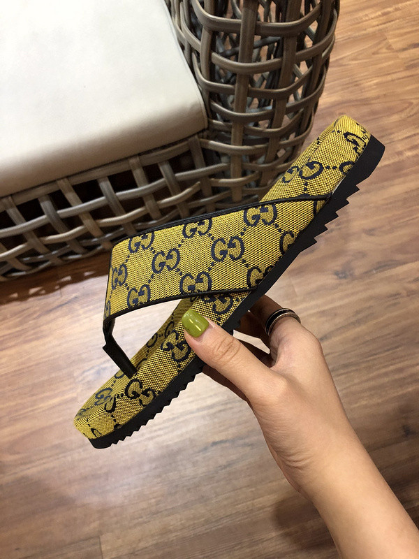 g*u*i sandals
