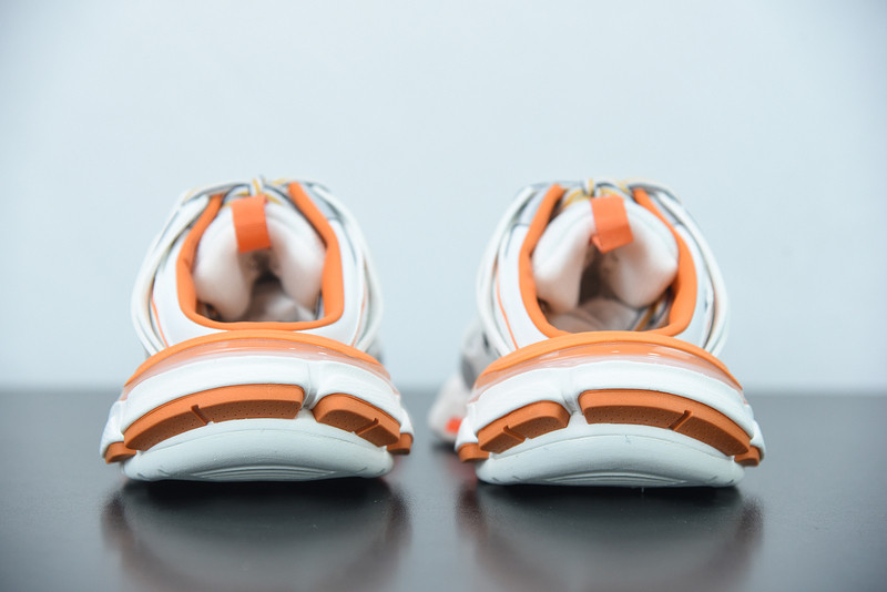 bc track sneaker