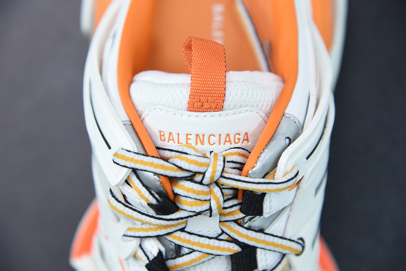 bc track sneaker