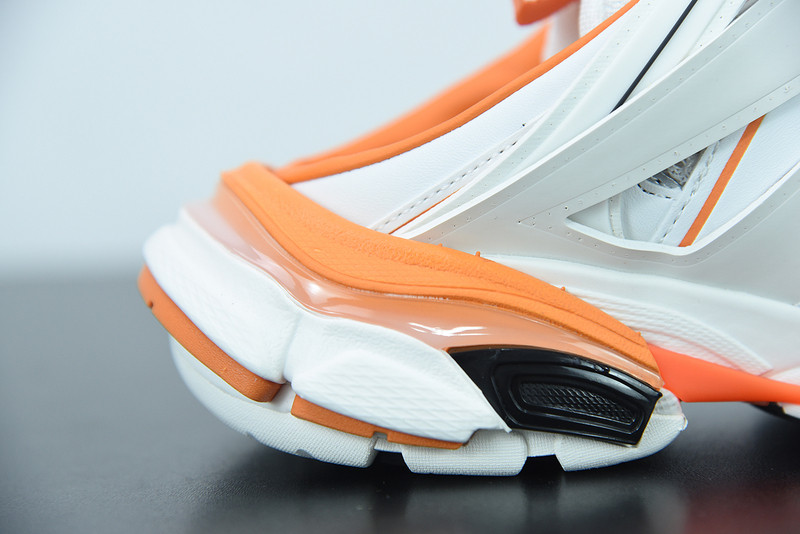 bc track sneaker
