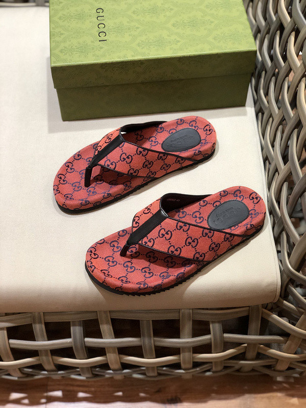 g*u*i sandals
