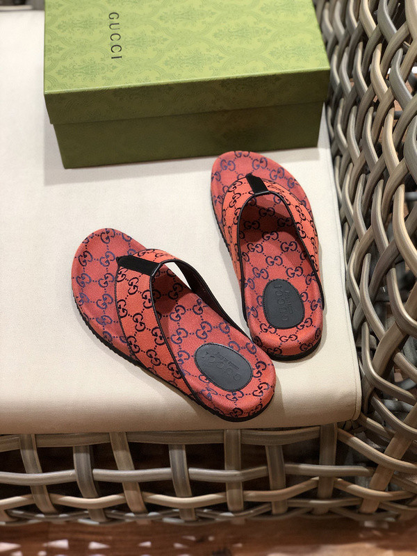 g*u*i sandals