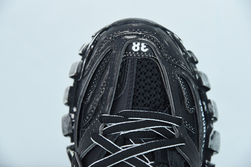 bc track sneaker