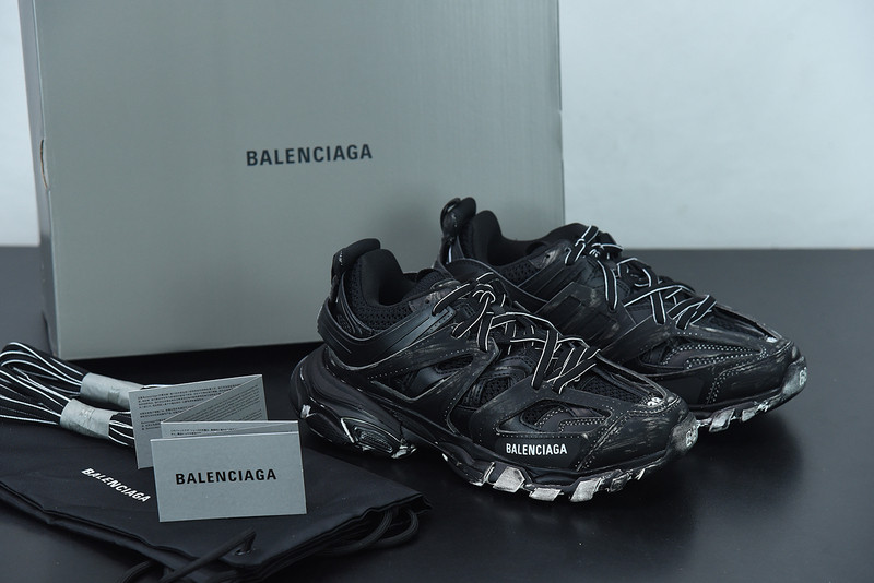 bc track sneaker