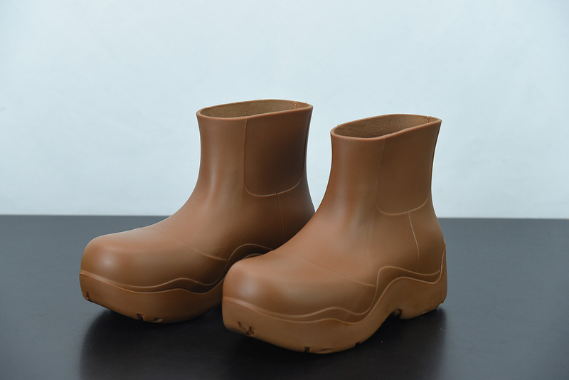 Bo*te*ga ve*ne*ta sneaker
