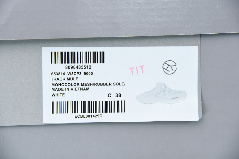 bc track sneaker