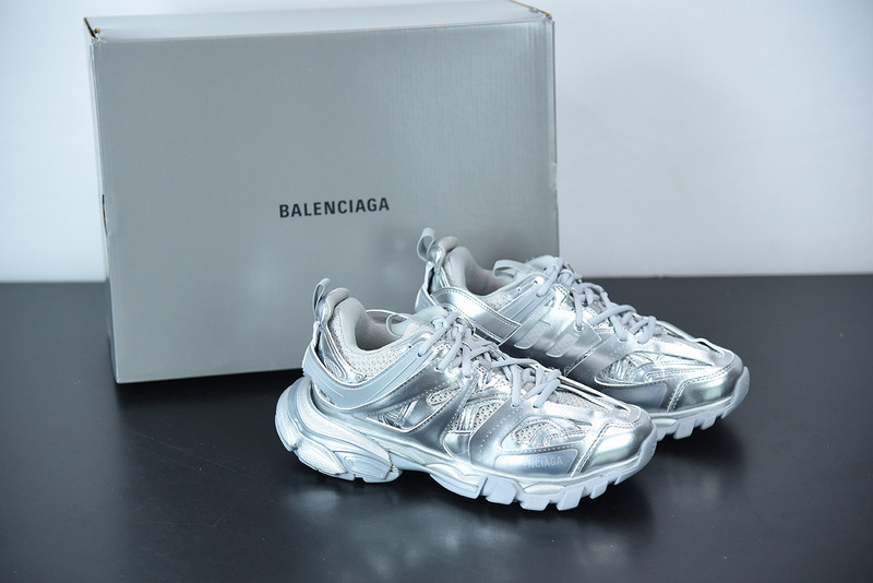 bc track sneaker