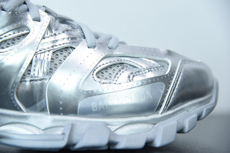 bc track sneaker