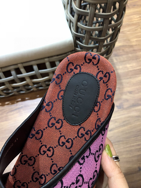 g*u*i sandals