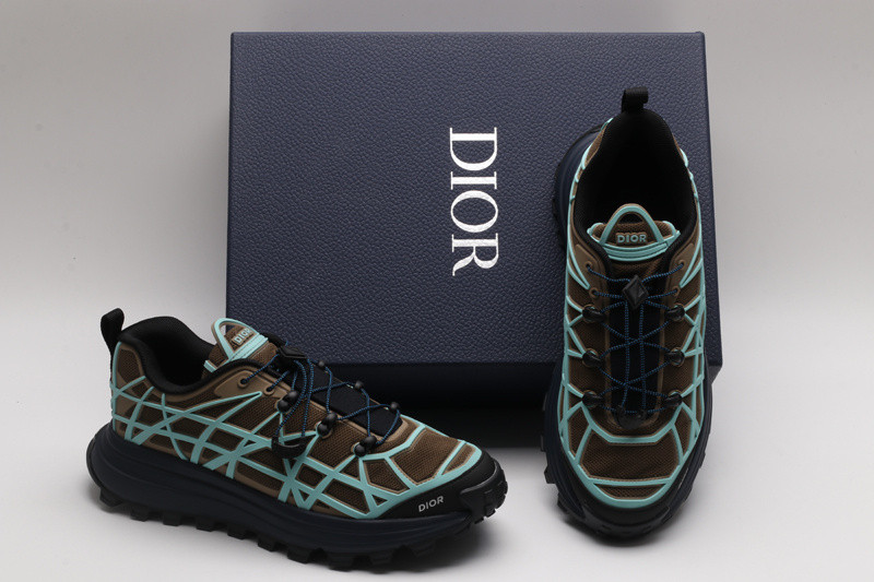 dio* sneaker