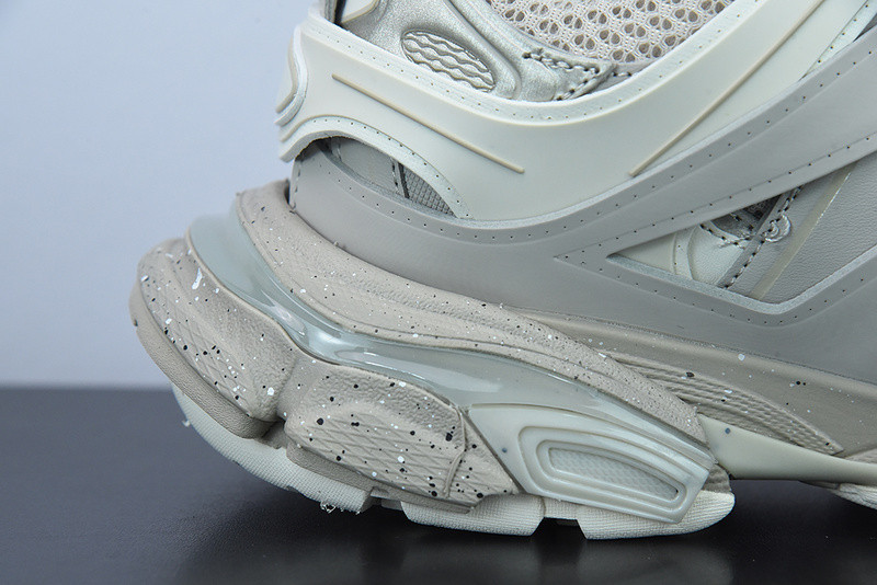 bc track sneaker