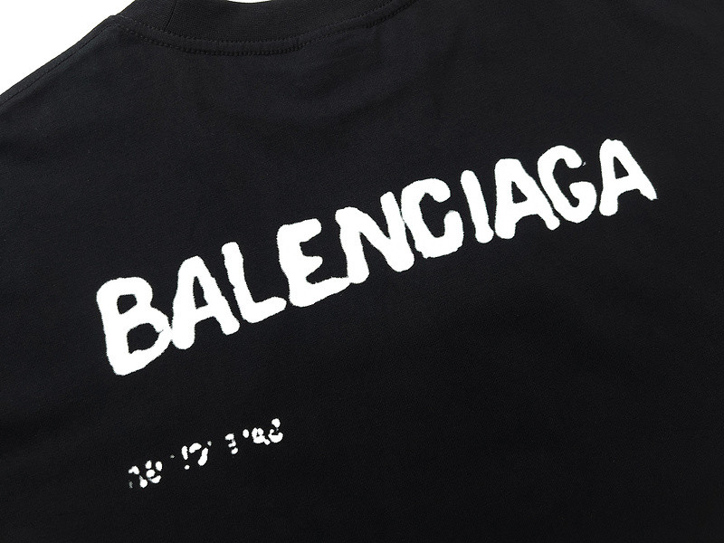 Ba*len*cia*ga clothes
