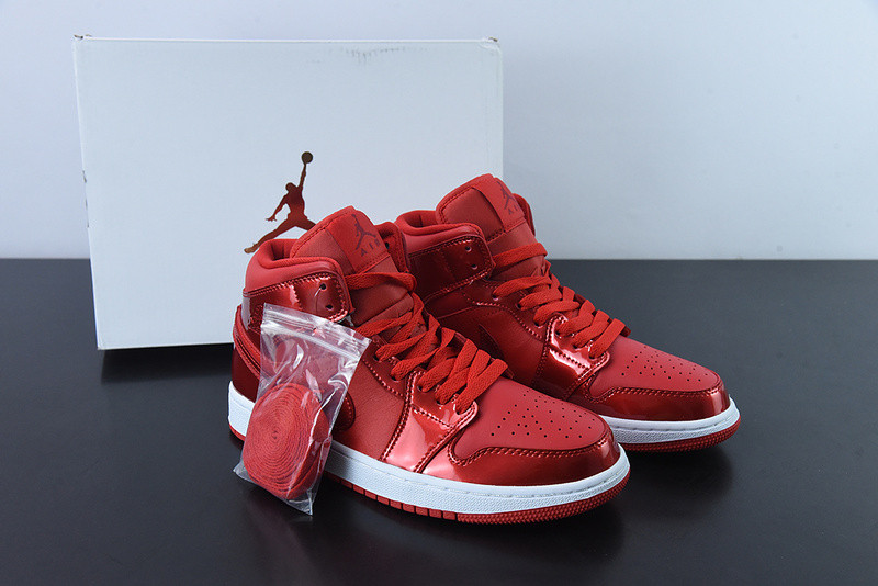 wmns air jordan 1 mid se 