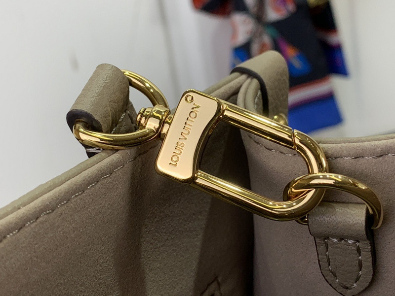 LVT PURSE