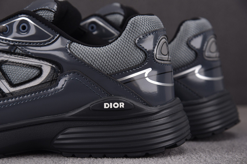 DIO* SNEAKER