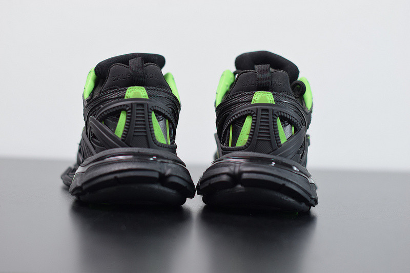 bc track sneaker