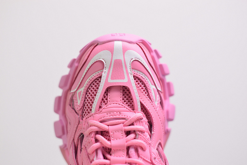 bc track sneaker